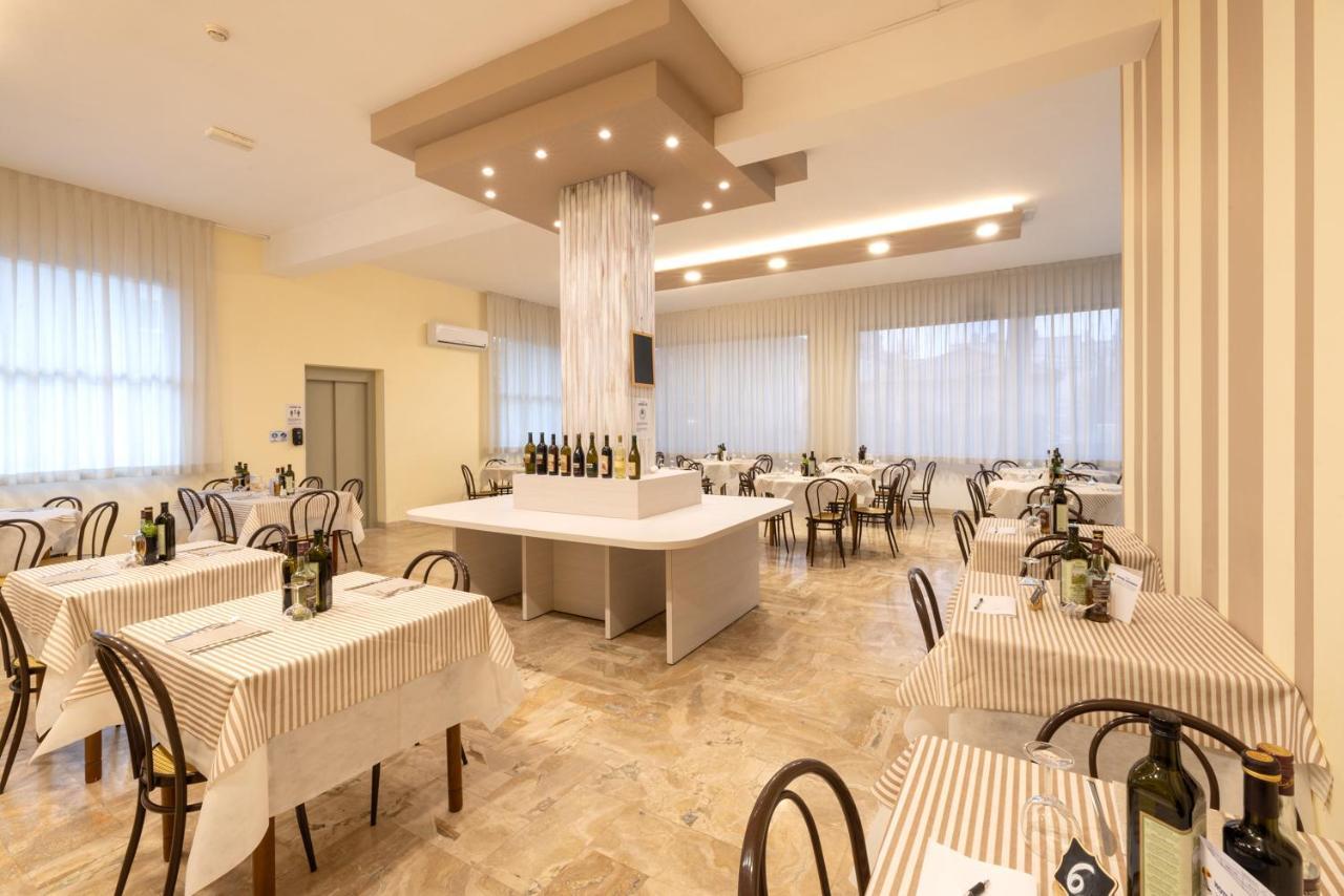 Hotel Giordo Римини Екстериор снимка