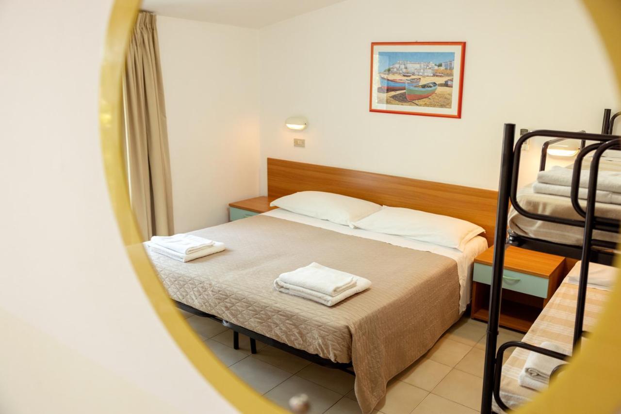 Hotel Giordo Римини Екстериор снимка