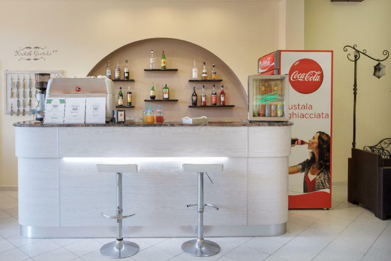 Hotel Giordo Римини Екстериор снимка